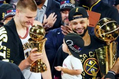 火箭新赛季核心阵容亮相，乌度卡信心满满，杜兰特享受特权助力崛起