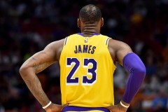 快船5换1交易猛龙：乔治哈雷尔或换小加索尔/范弗利特，球队阵容大洗牌